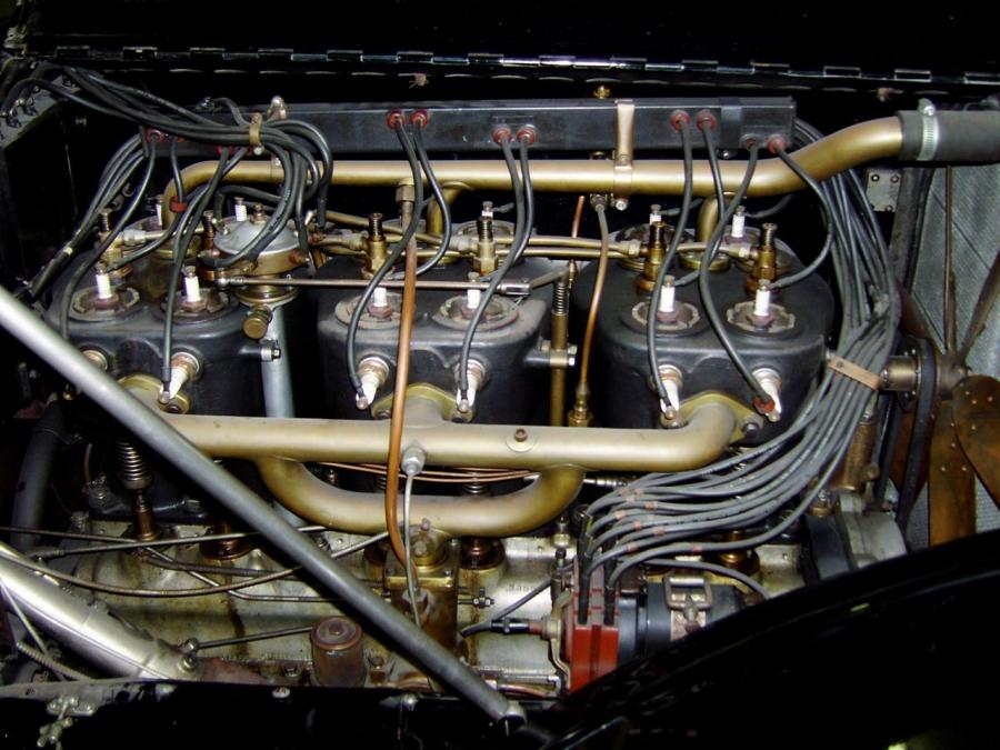  Pierce-Arrow Model 38-C Runabout 1913 года  (фото 6 из 9)